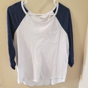 Divided 3/4 sleeve shirt